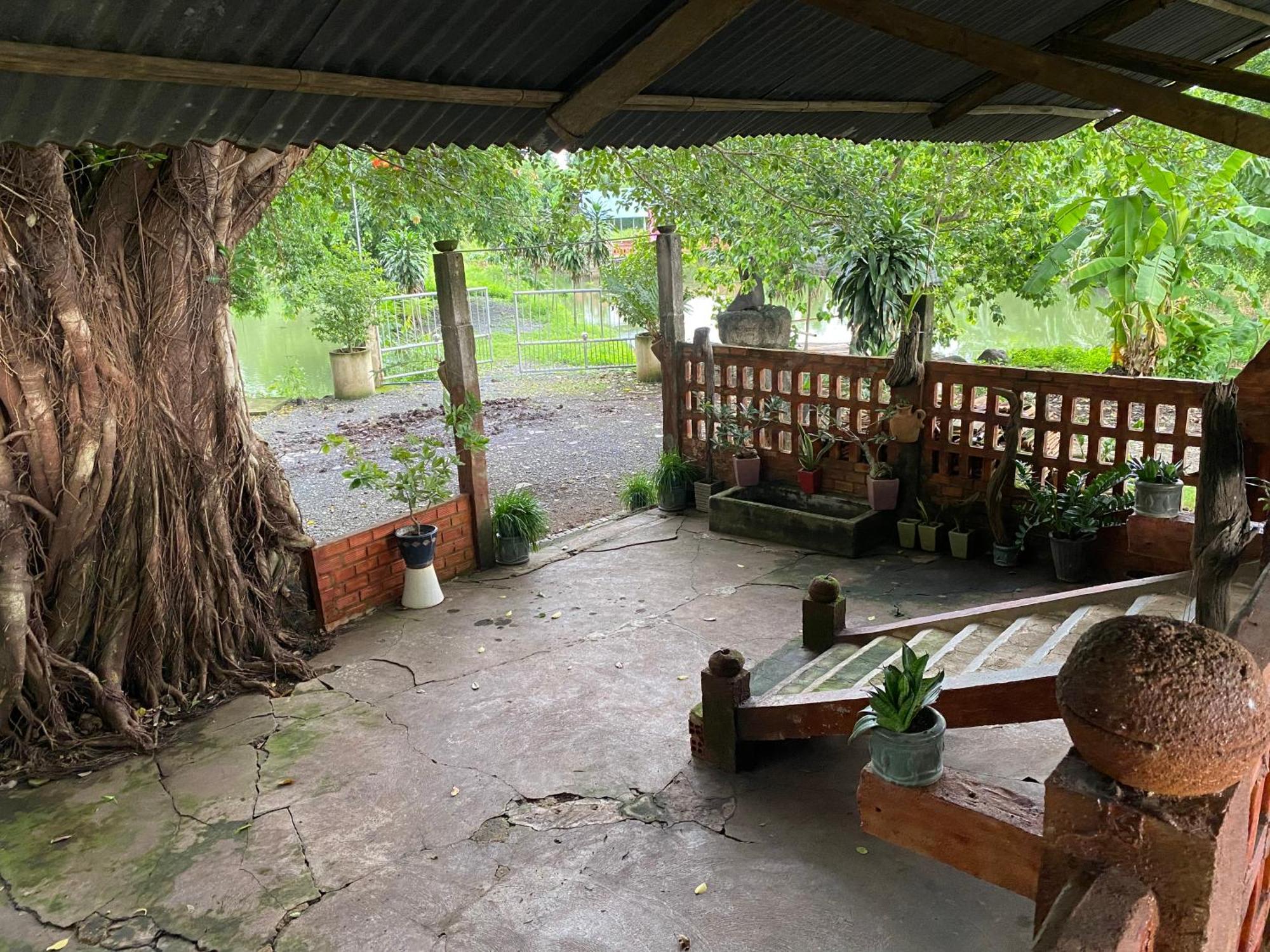 Homestay Tay Xa Trang Bom Exterior photo